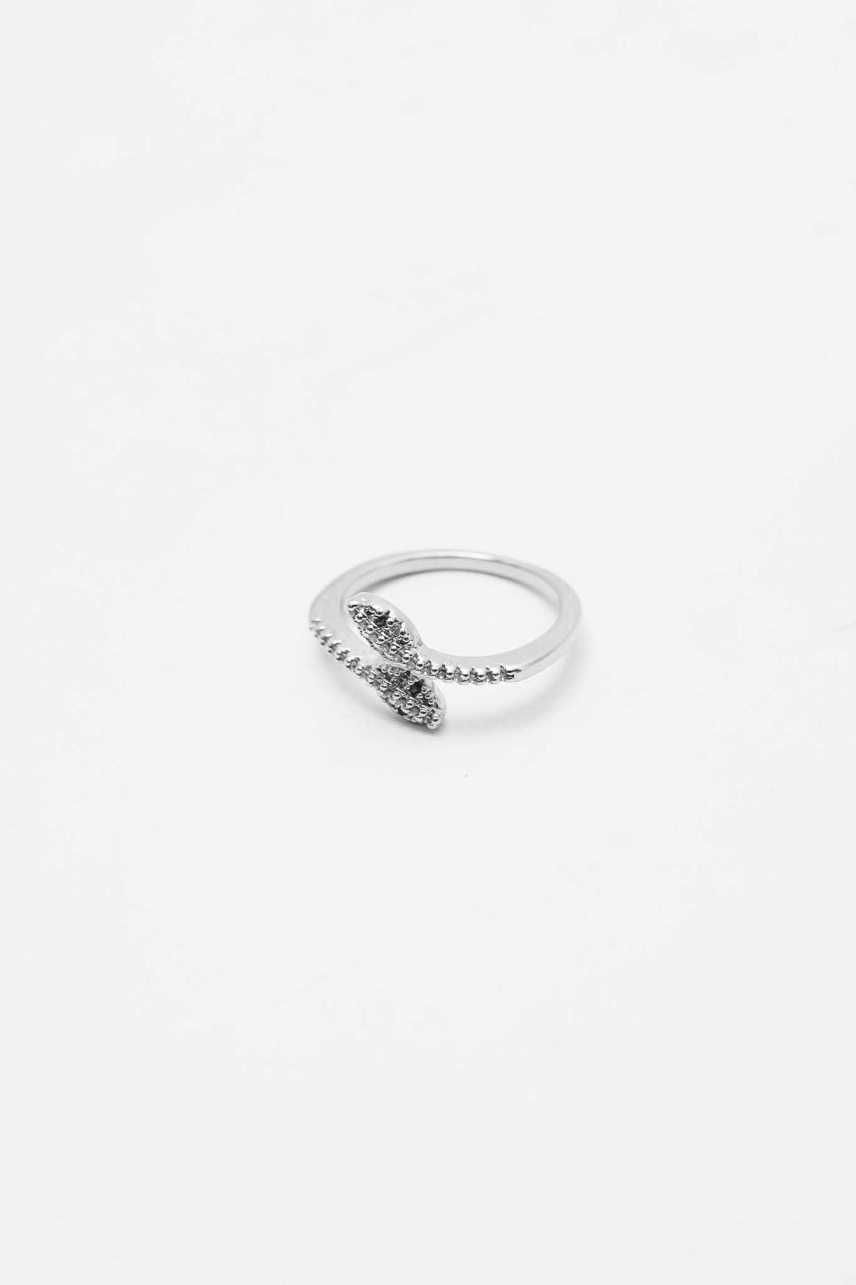 TWIN SERPENTS RING IN SILVER
