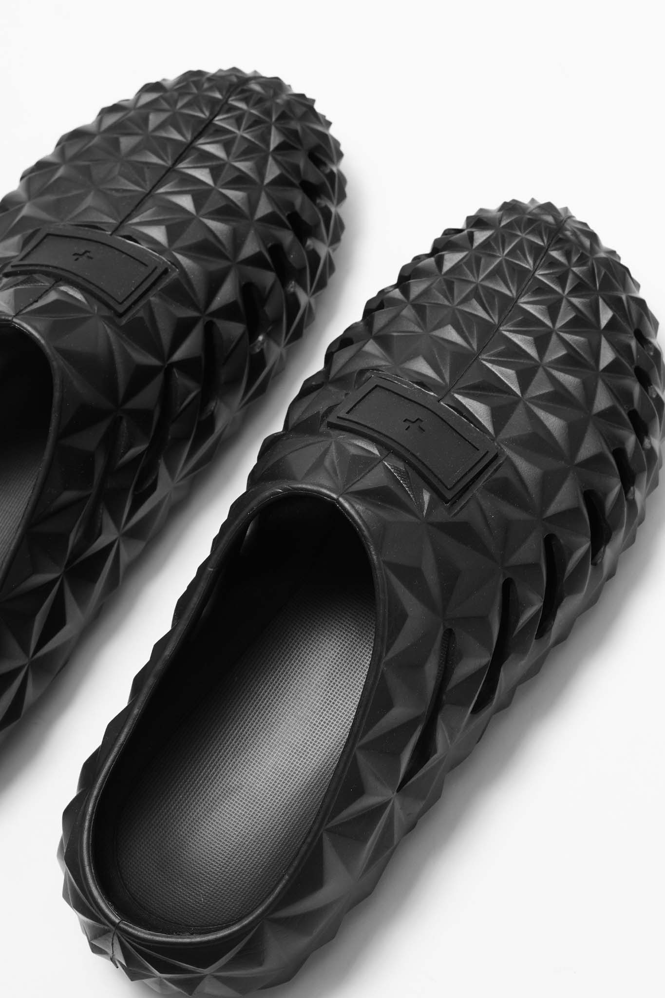 TERRA CLOGS IN OBSIDIAN