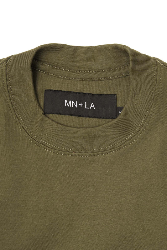 "SAFE TRIP" TEE IN OLIVE