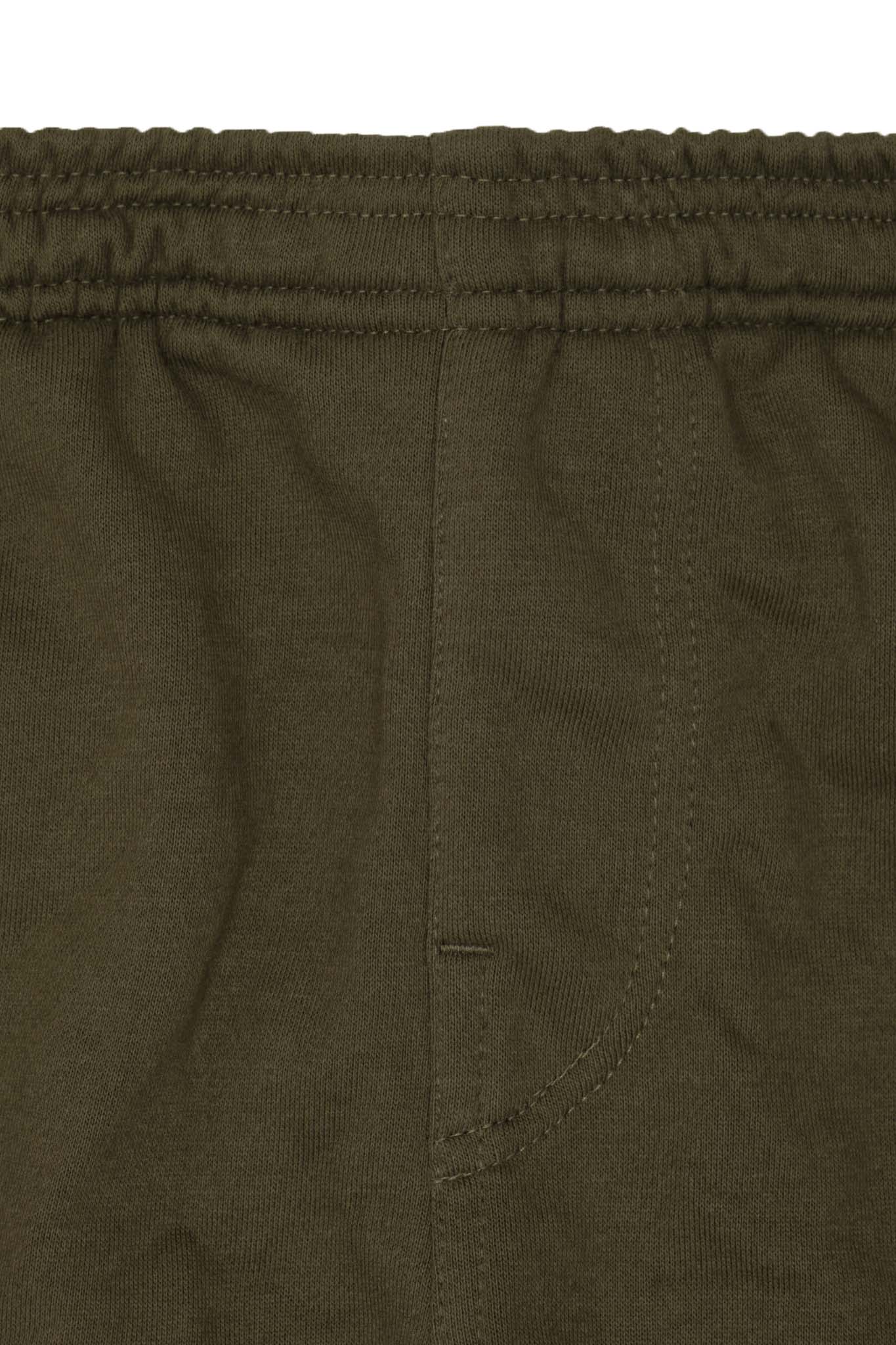 FRENCH TERRY RAW FINISH SWEATSHORTS IN OLIVE