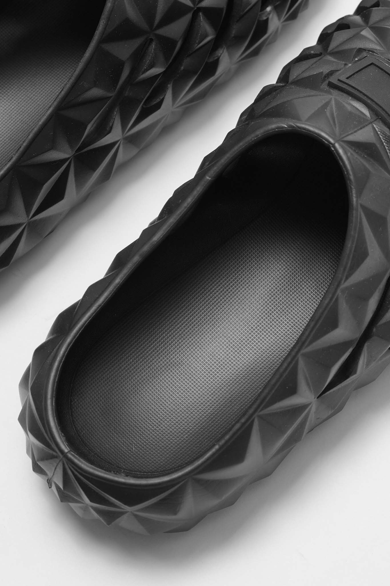 TERRA CLOGS IN OBSIDIAN