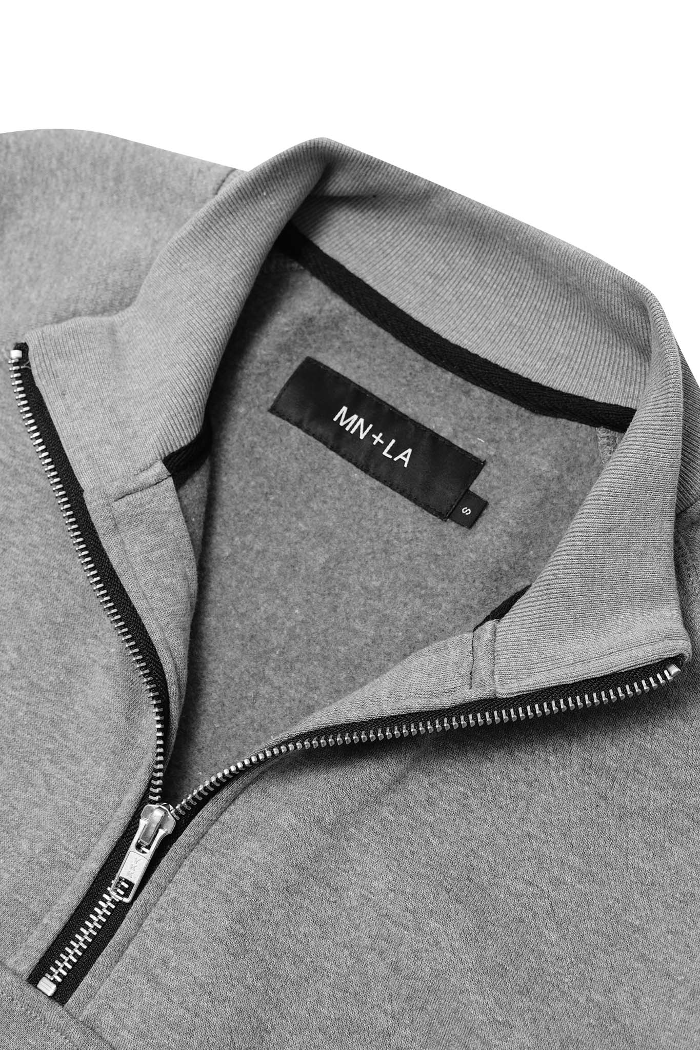 QUARTER ZIP SWEATSHIRT IN HEATHER GREY
