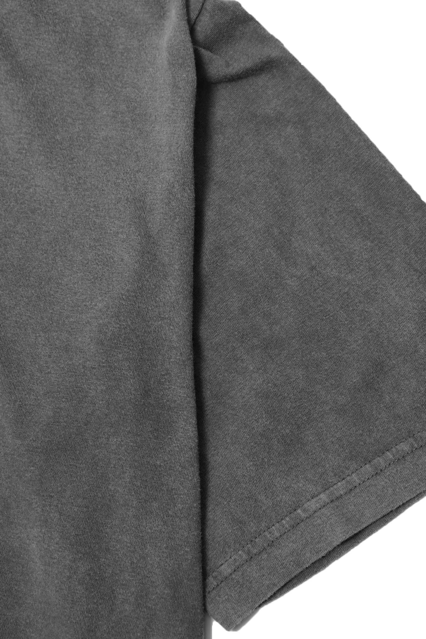 MOCK NECK LITE TEE IN CEMENT