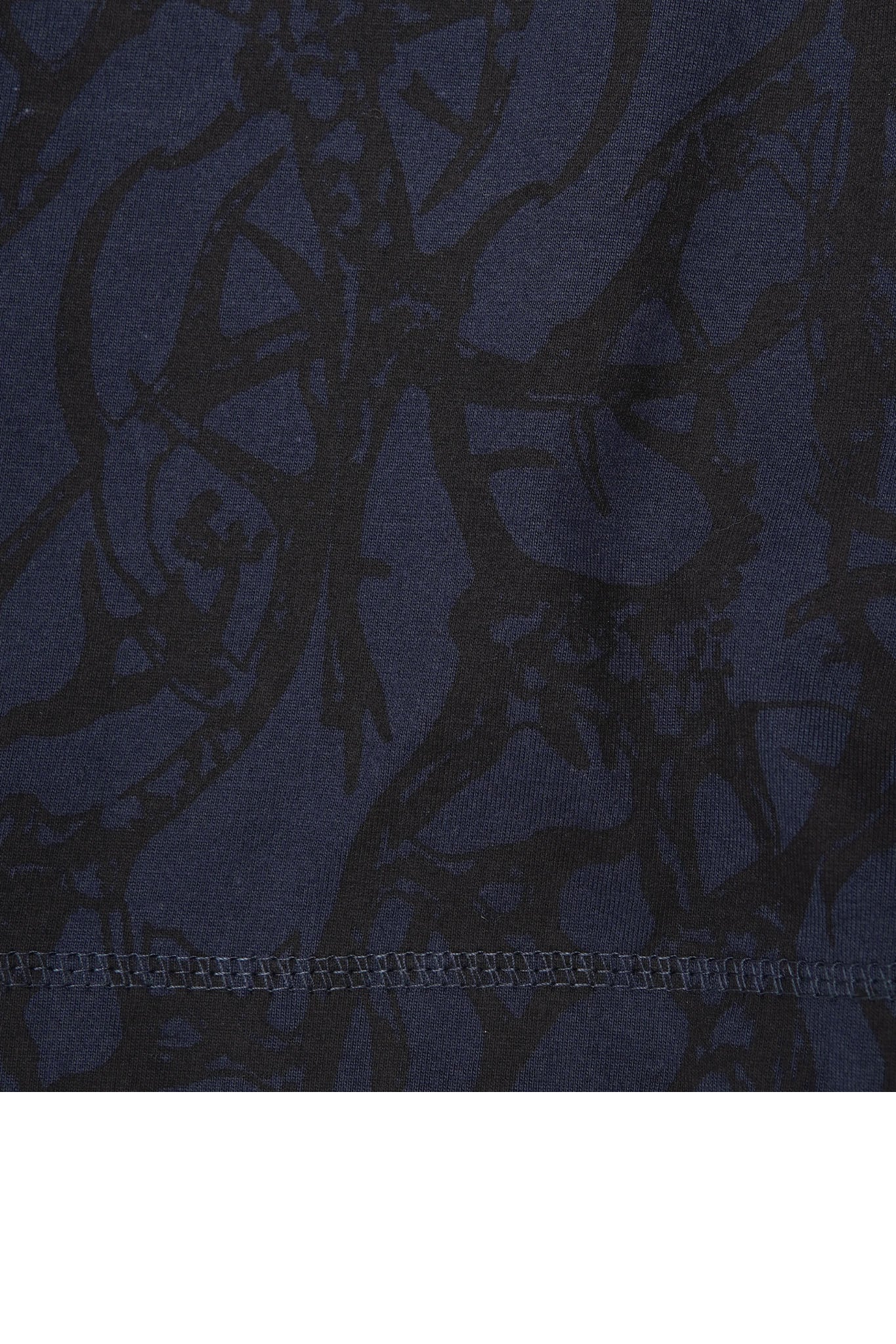 "VINES AND THORNS" BOX TEE IN NAVY