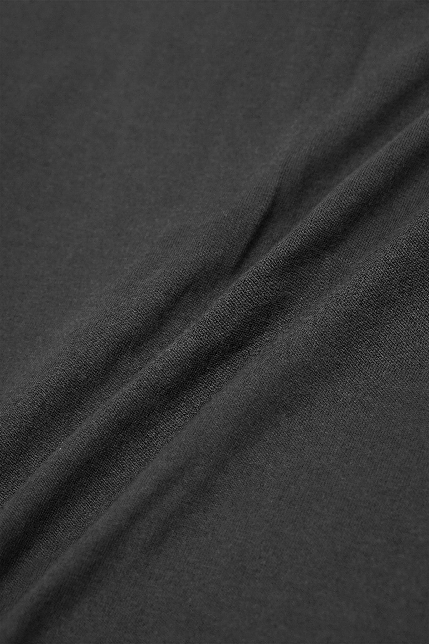 MOCK NECK TEE IN CHARCOAL GREY