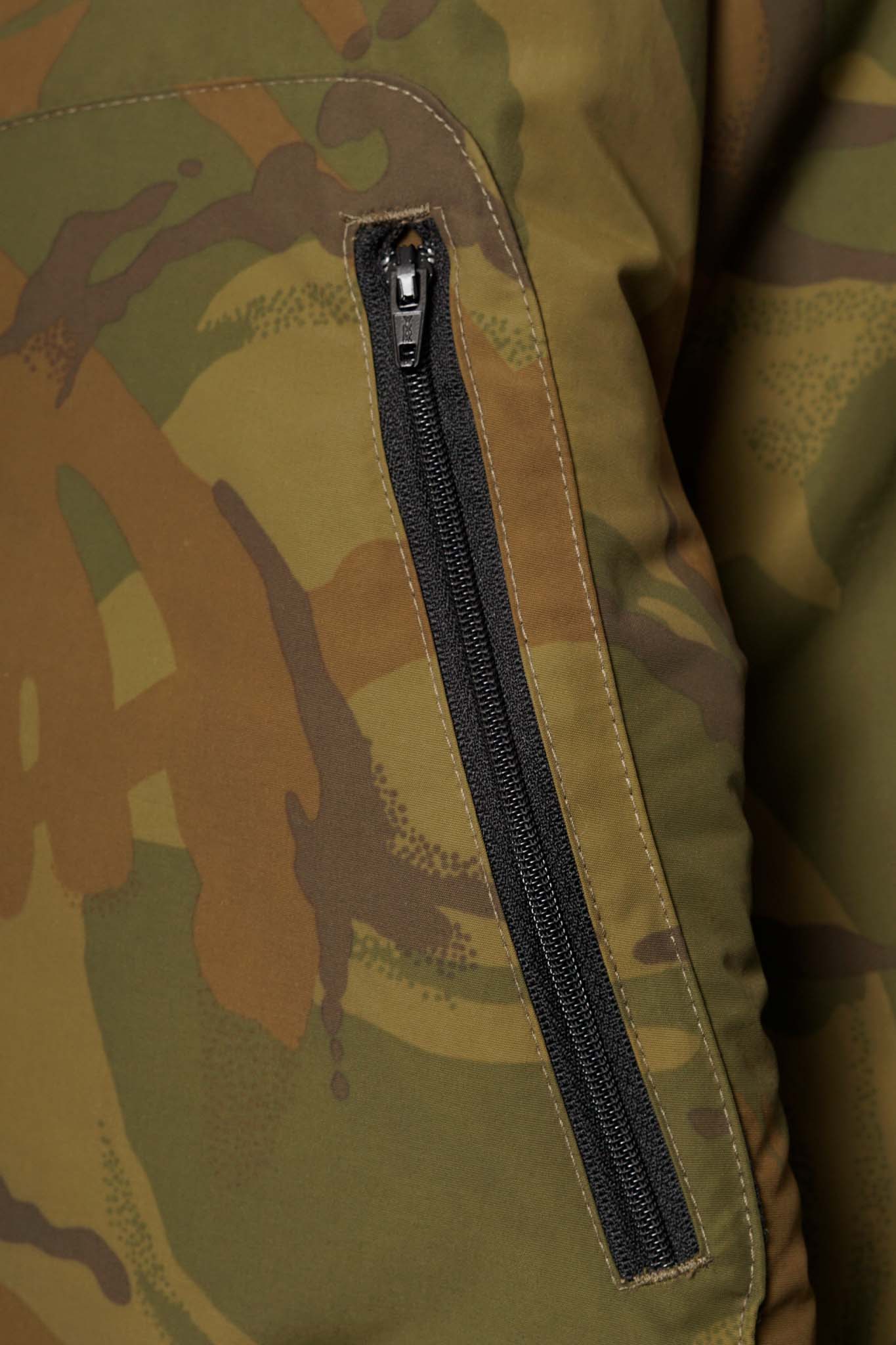 "FLOW" BOMBER JACKET IN JUNGLE CAMO