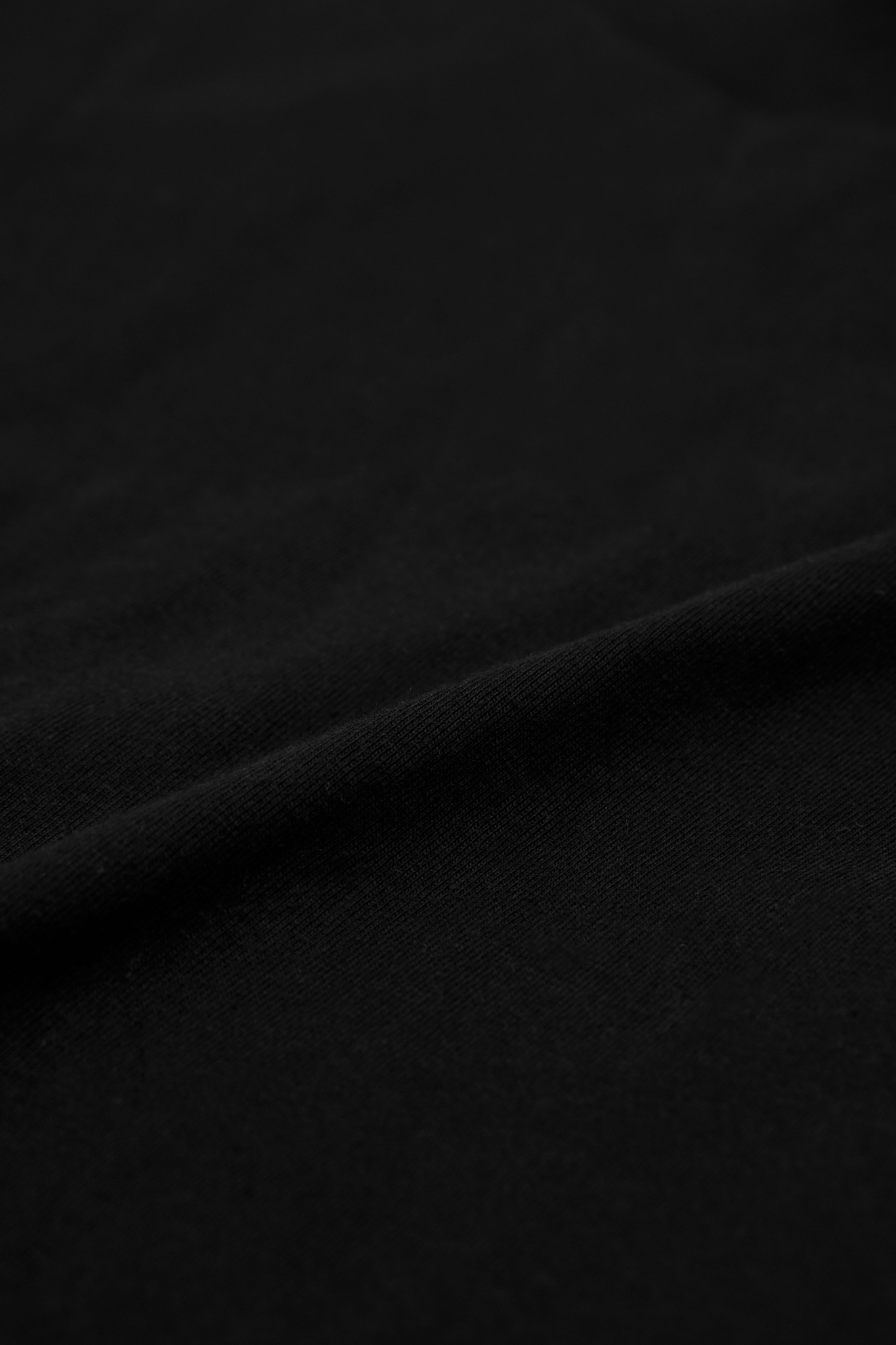 CLASSIC TEE IN CAVIAR