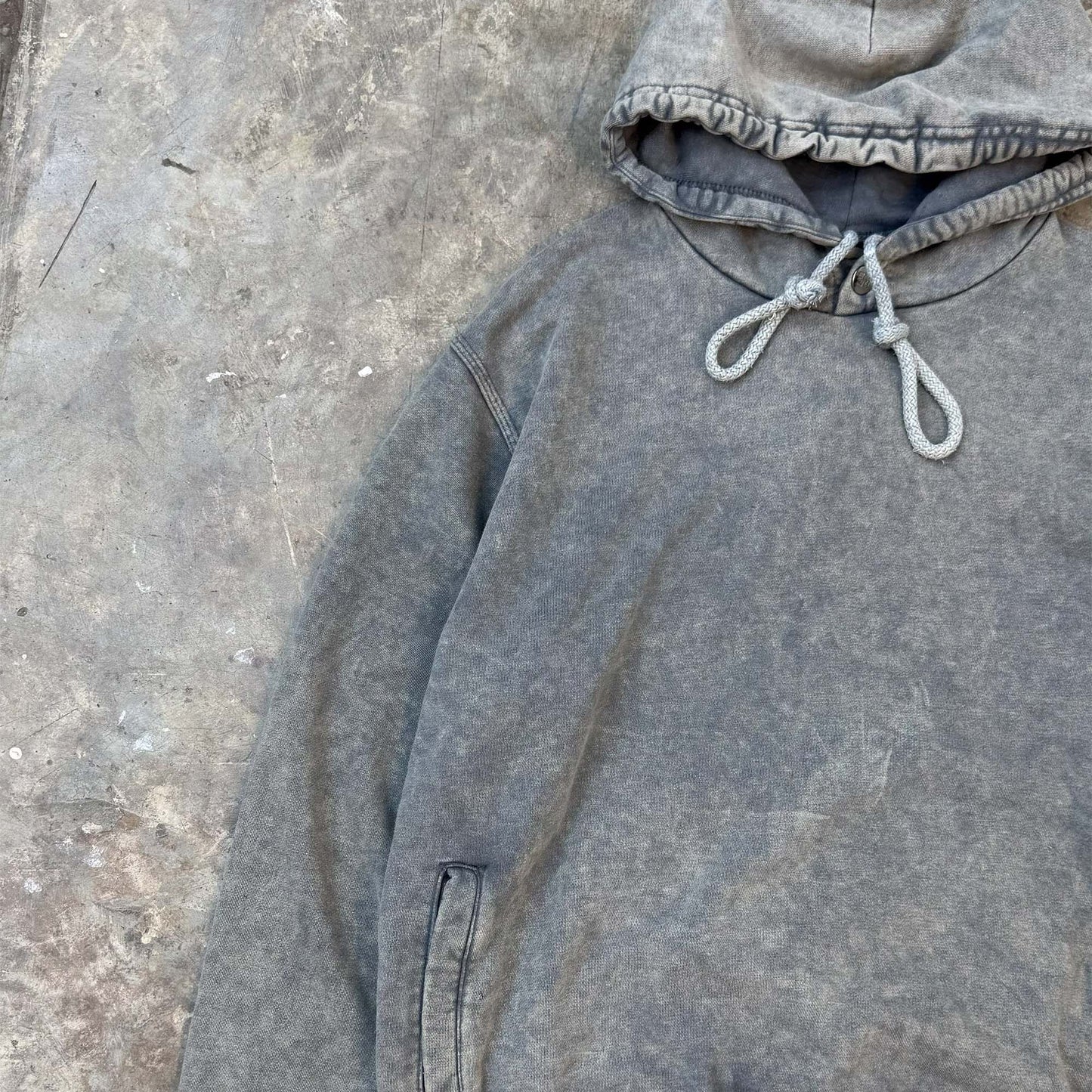 CLASSIC SNAP HOODIE IN DEEP SPACE