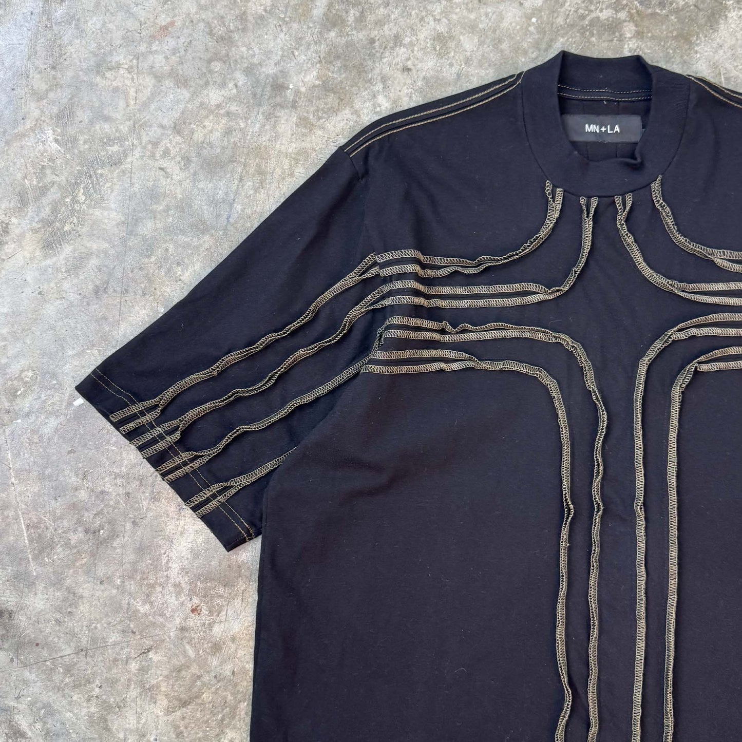 MN+LA™ MOCK NECK TEE SAMPLE 008