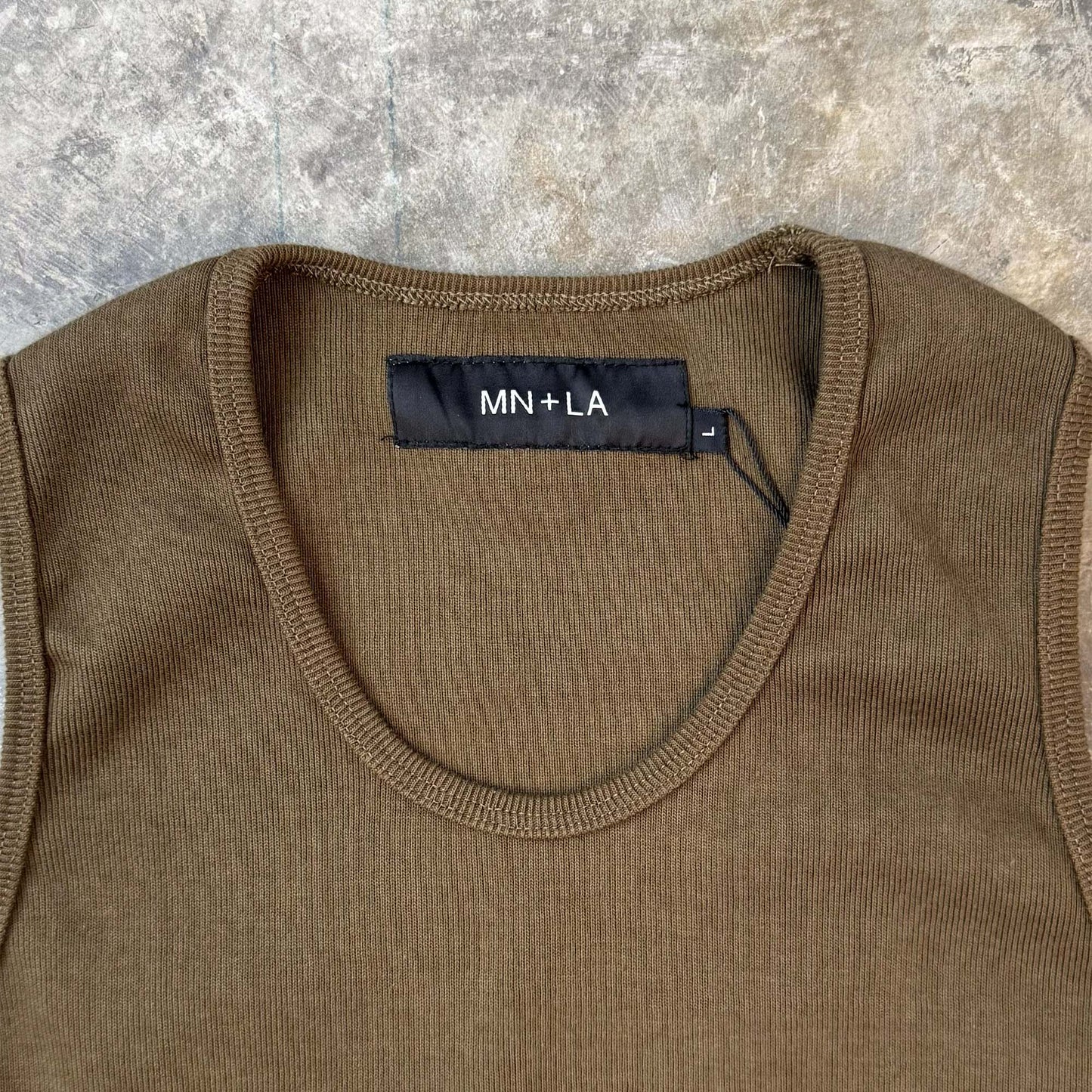 UNDERSHIRT IN OLIVE