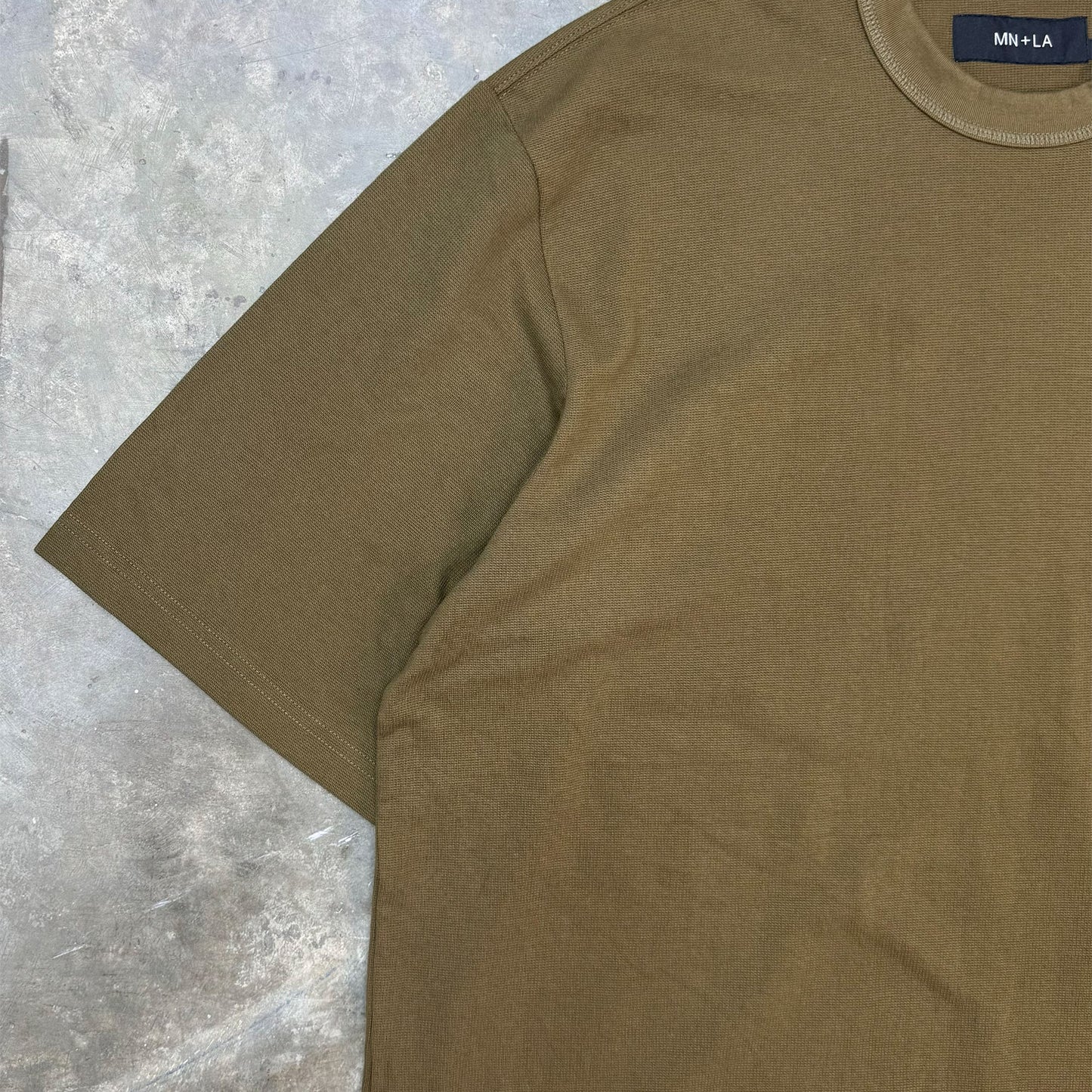 WAFFLE MOCK NECK POCKET TEE V3 IN OLIVE