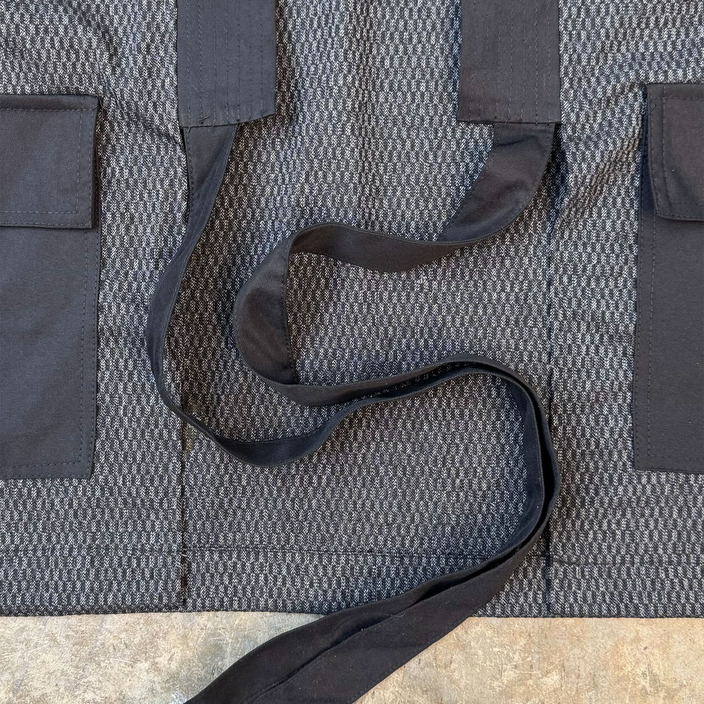 S/S DRAPE V2 IN CARBON