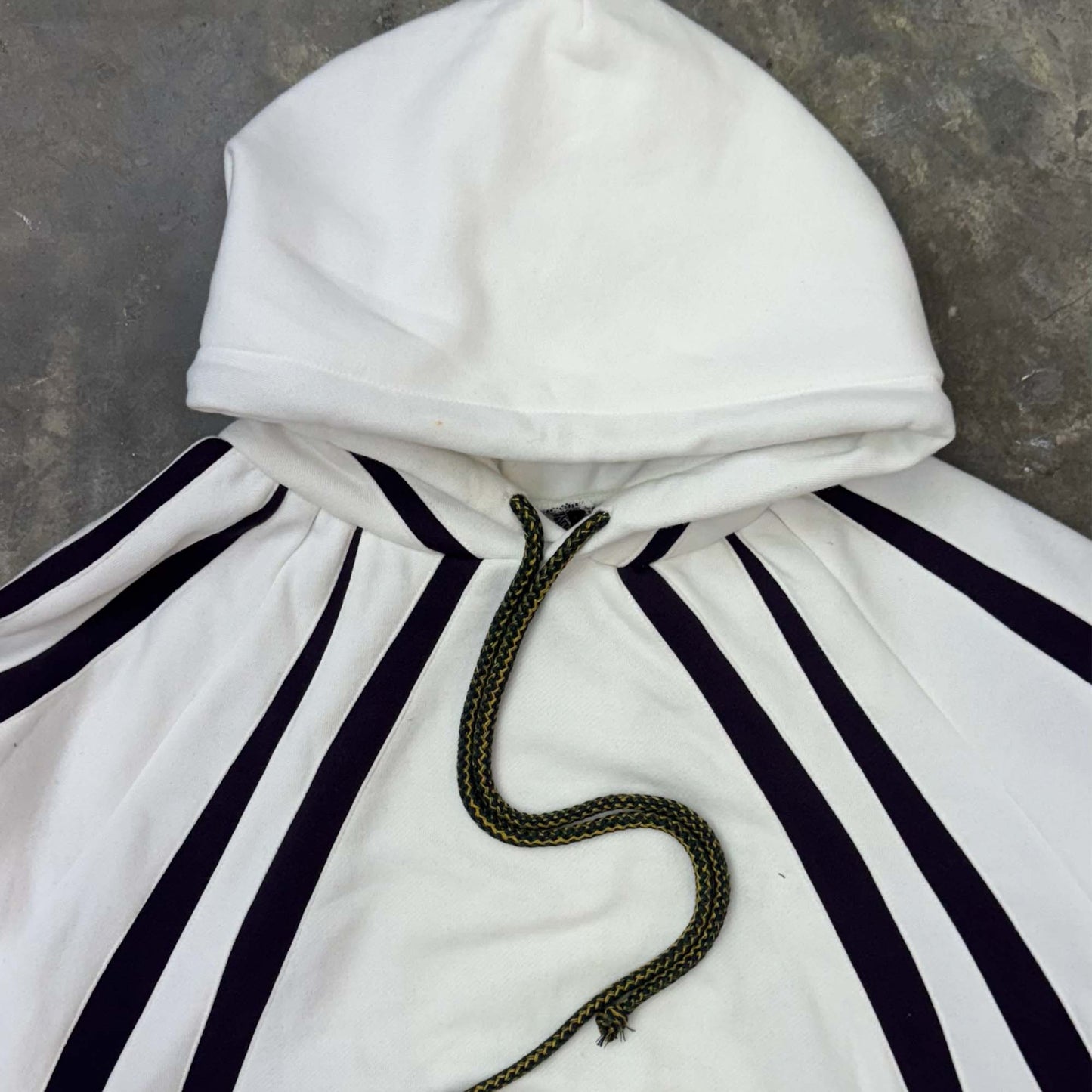 WEAVER HOODIE IN WHITE