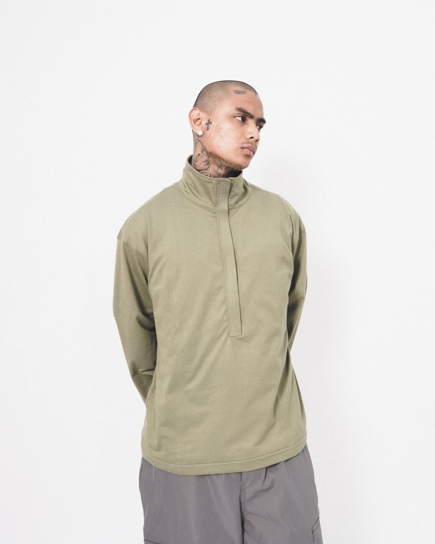QUARTER ZIP L/S TEE IN OLIVE