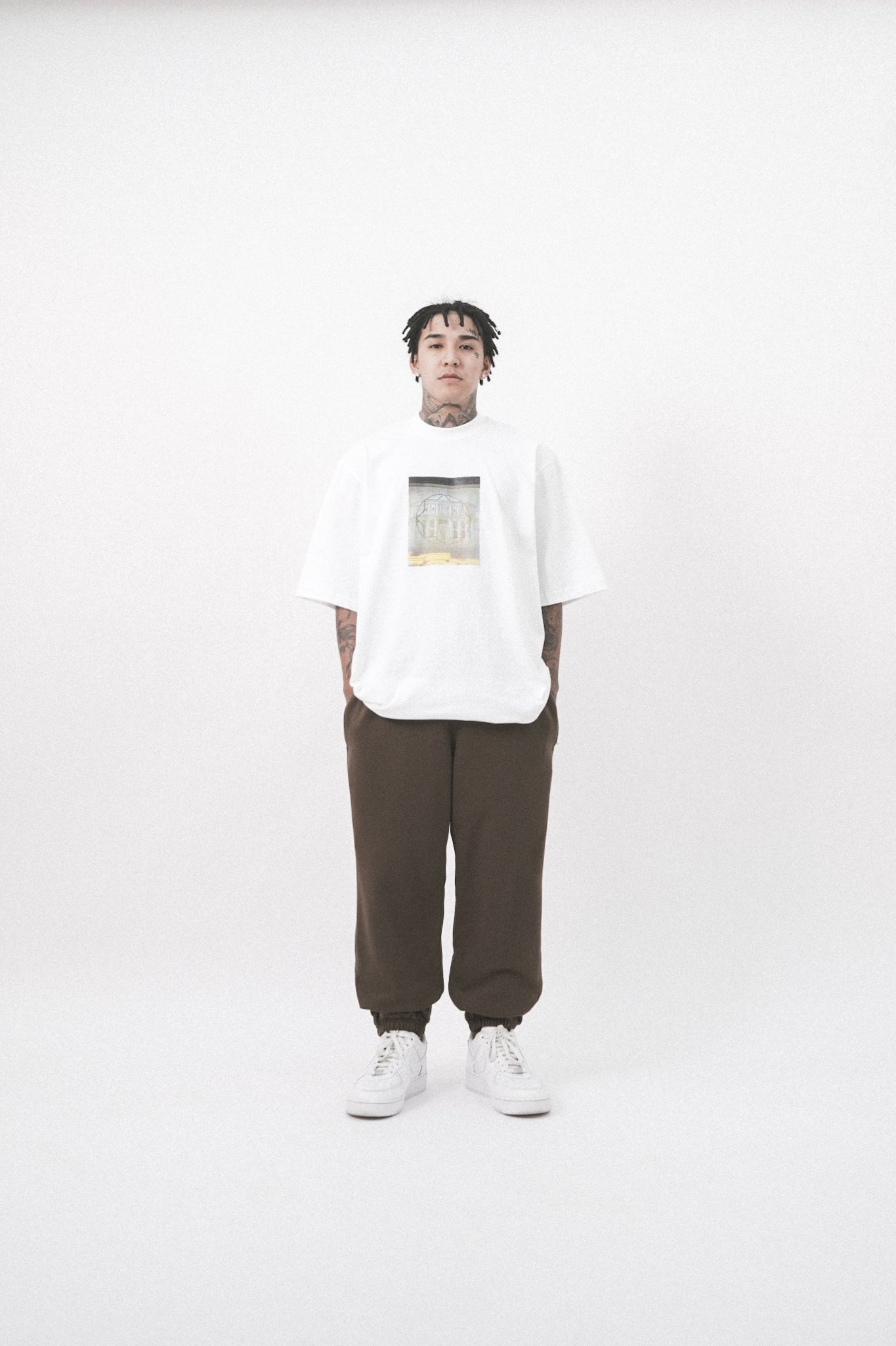 "MUSEUM" TEE IN WHITE