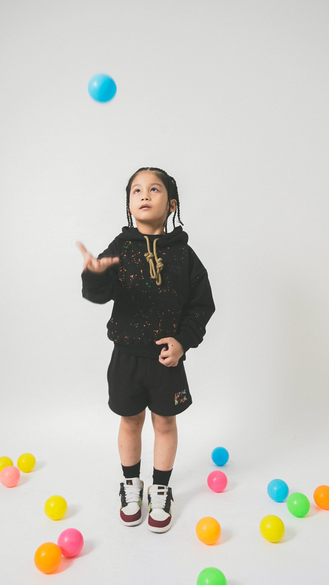 "CRAYONS" LITTLE HUMAN™ SWEATSHORTS IN ANTHRACITE