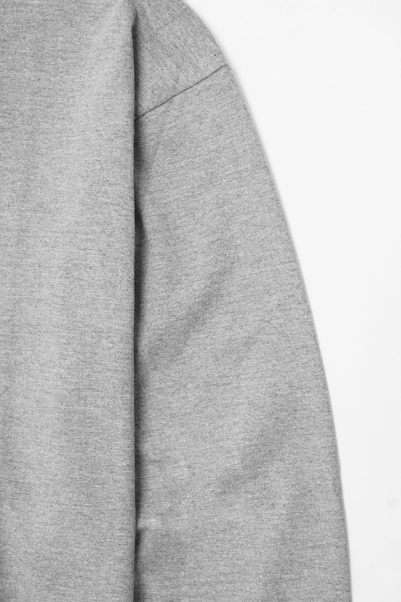 LONGSLEEVE TEE IN HEATHER GREY