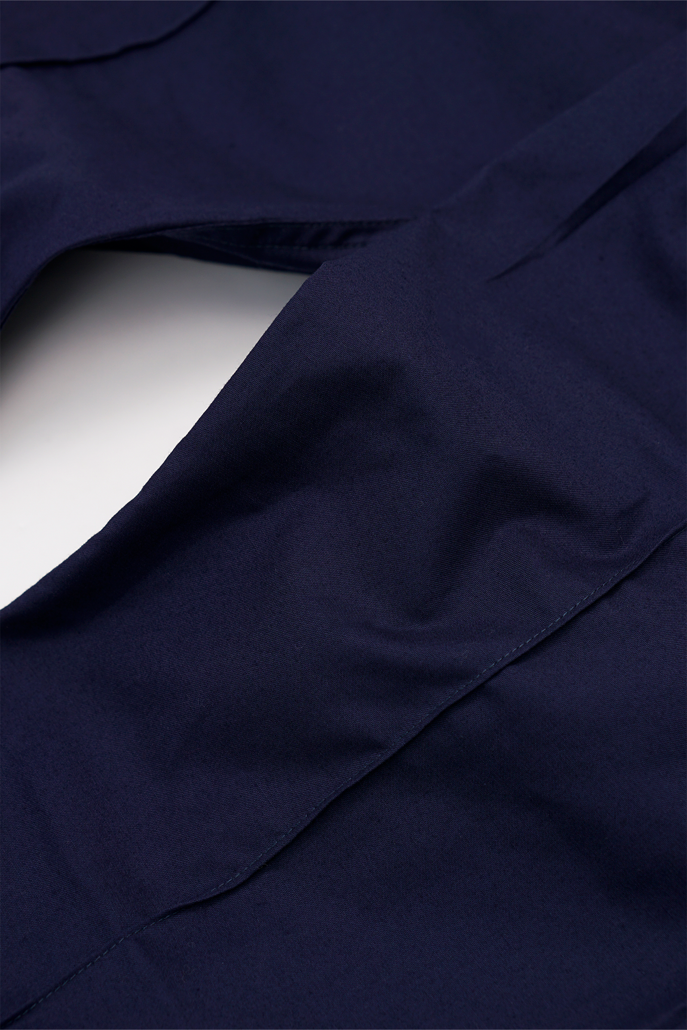 PLEATED WIDE CROPPED PANTS IN NAVY