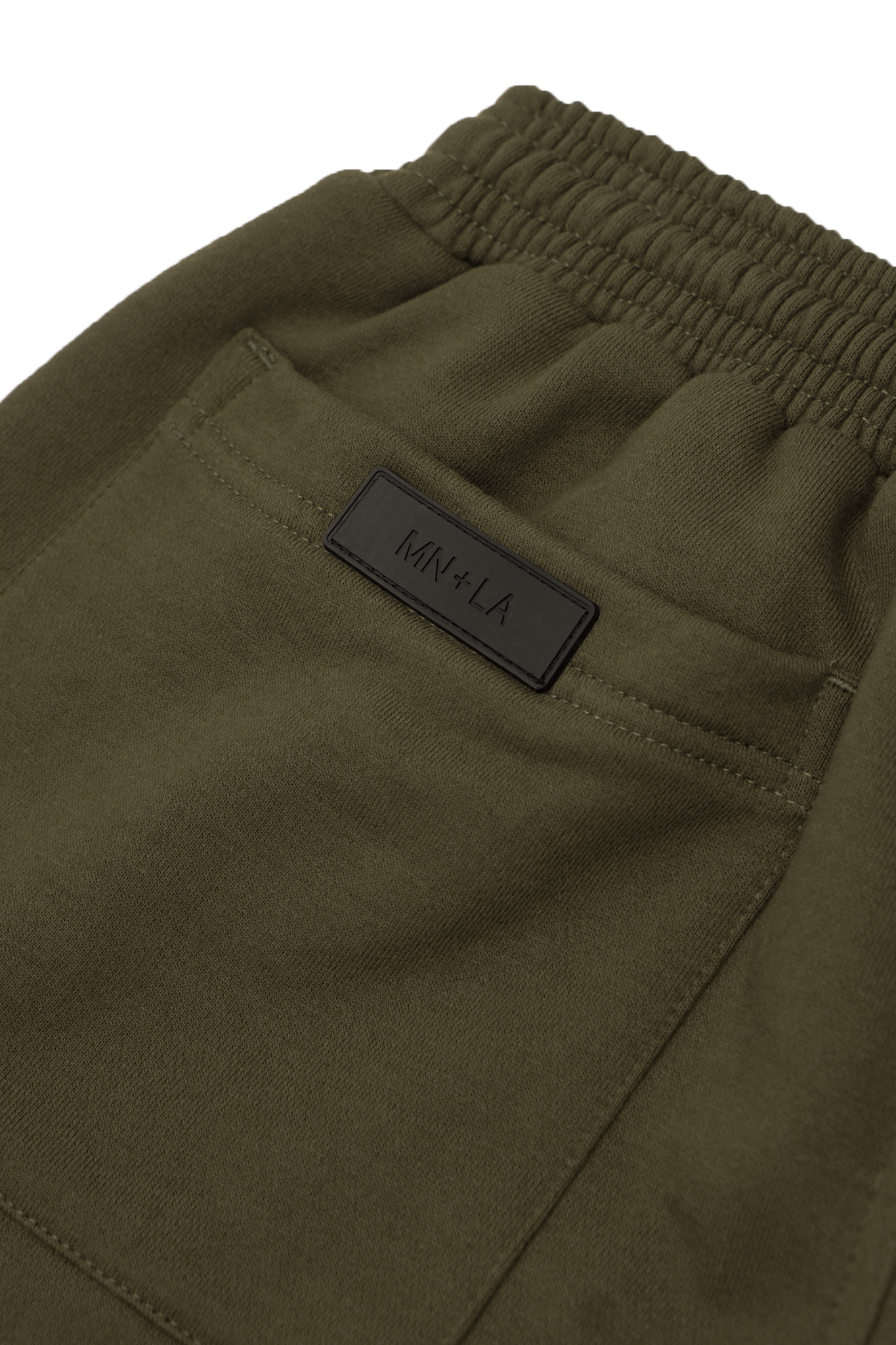 PLEATED HOUSE SHORTS IN OLIVE
