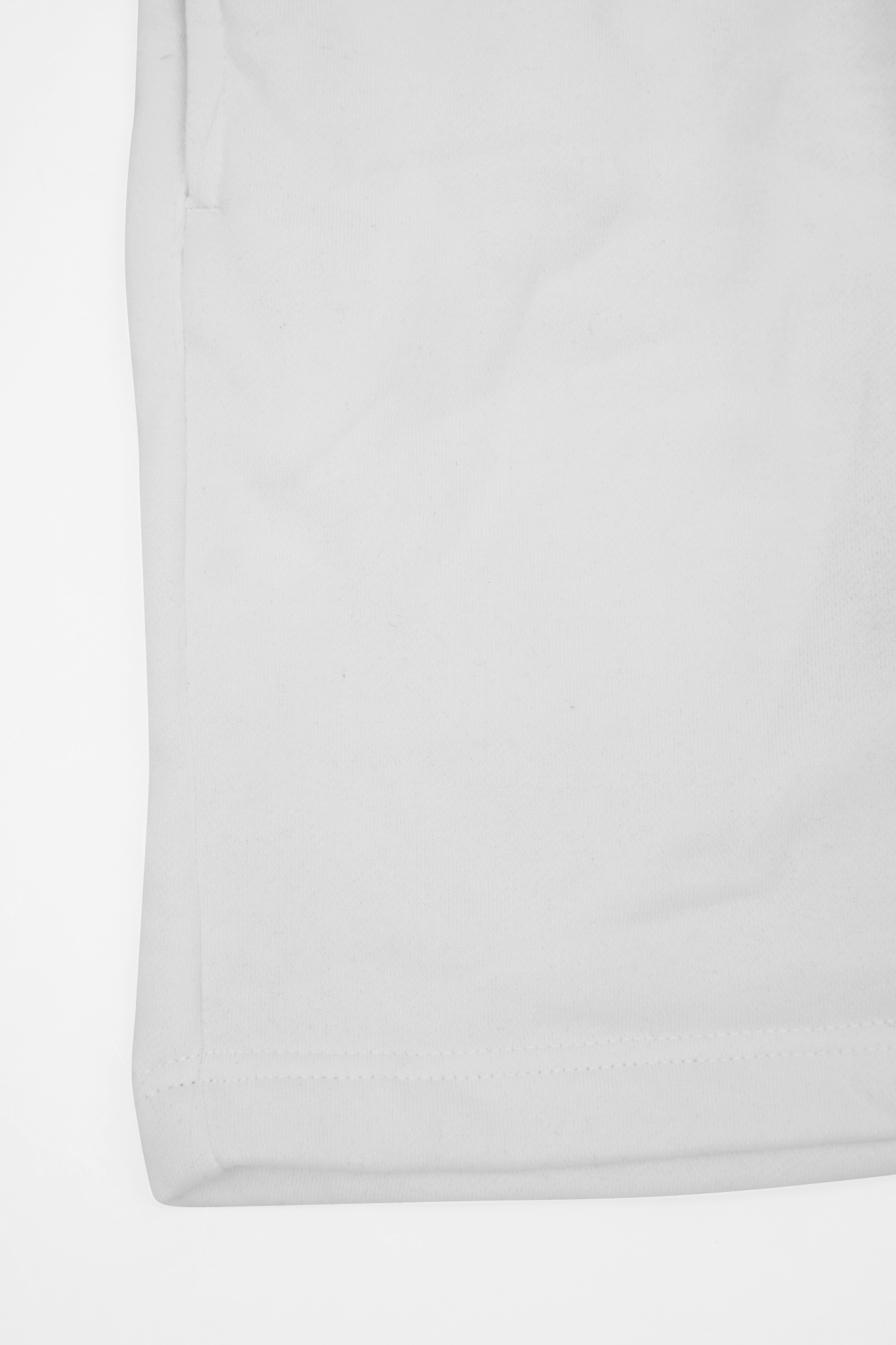 "CONTEMPO RETRO 2 PEACE" SWEATSHORTS IN WHITE