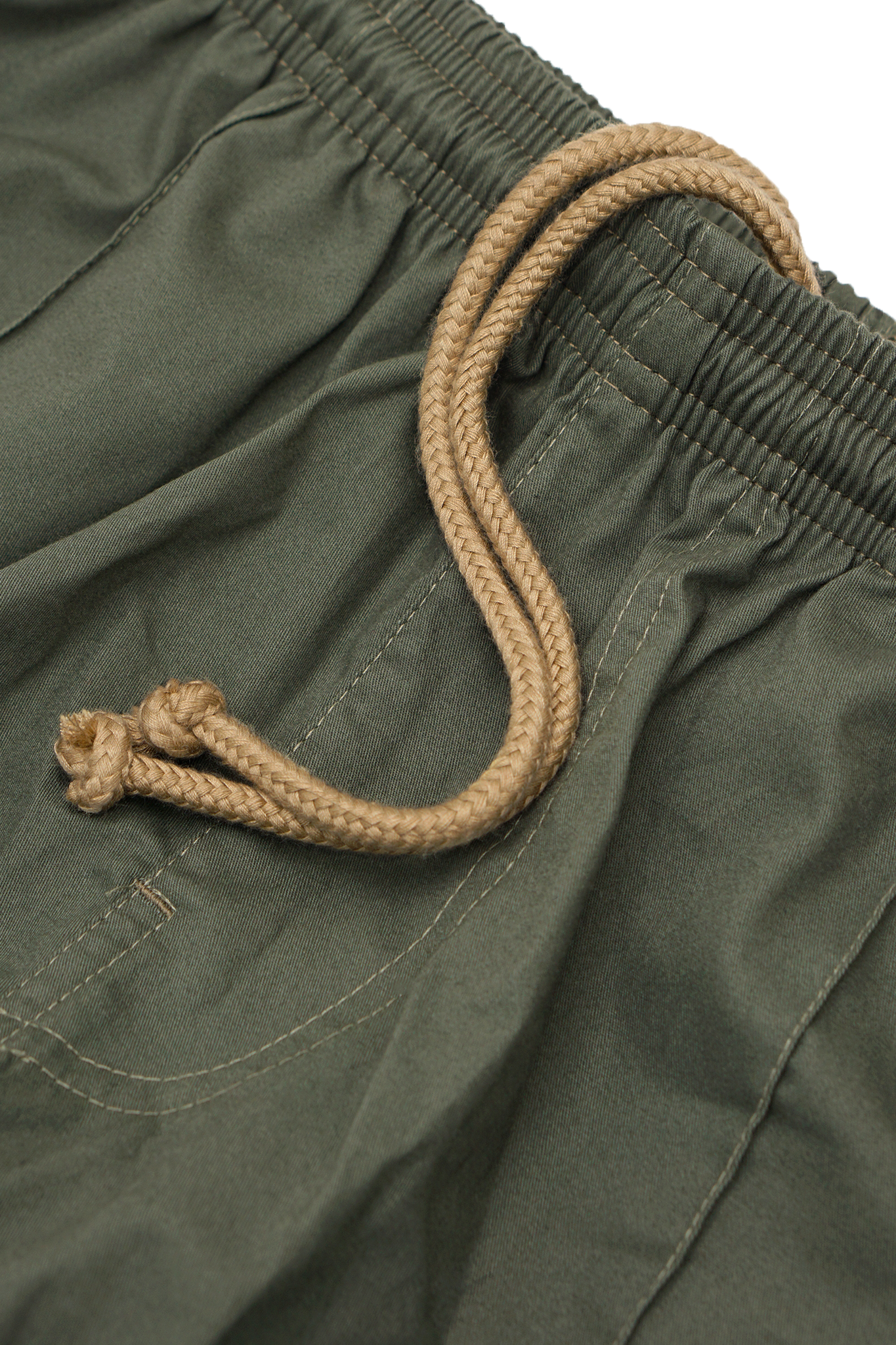 PLEATED HOUSE SHORTS IN MOSS GREEN