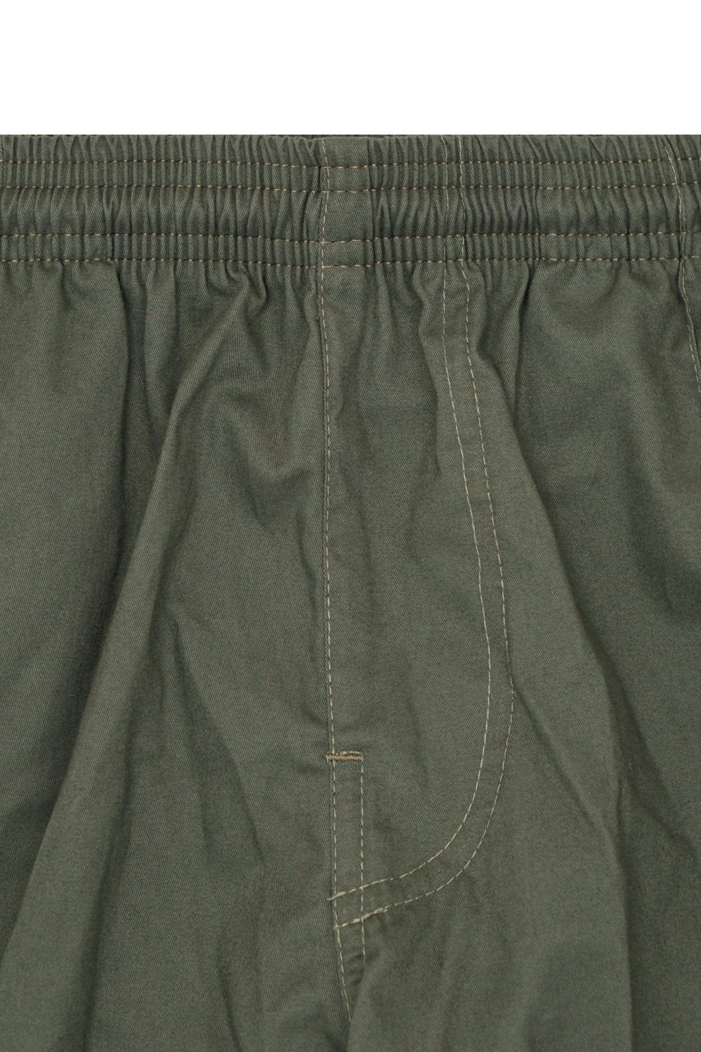 PLEATED HOUSE SHORTS IN MOSS GREEN