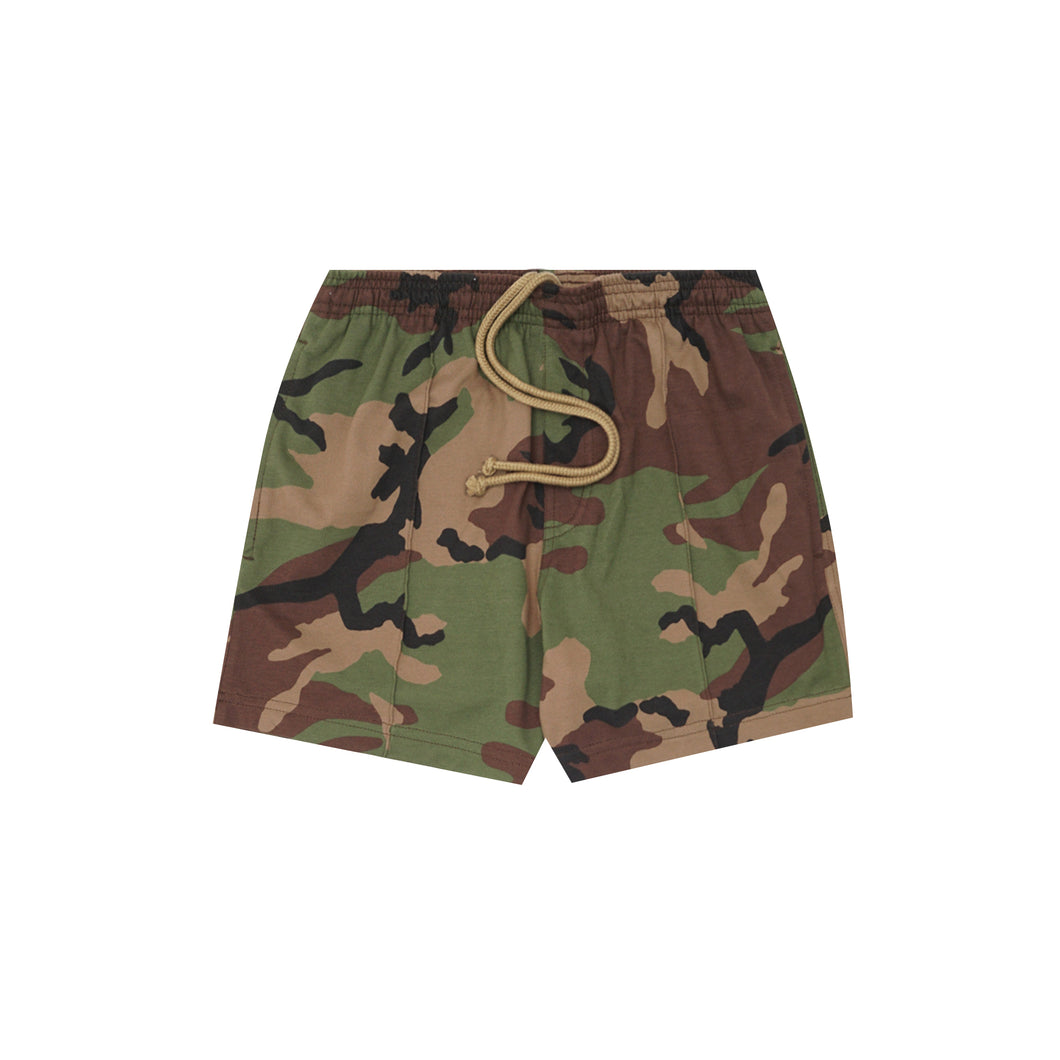 PIQUE PLEATED HOUSE SHORTS IN CAMO