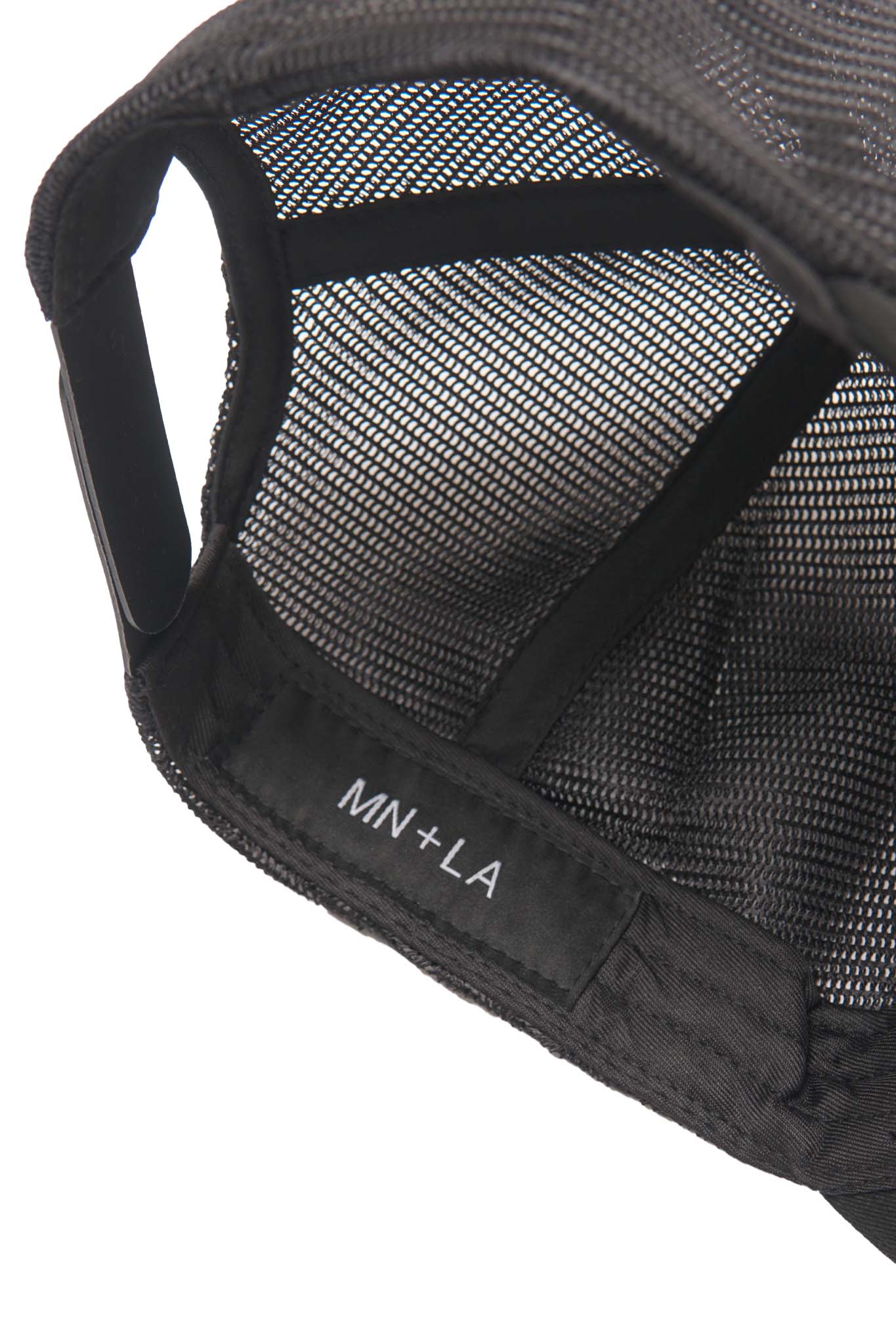 "AIR OUT" TRUCKER HAT IN ANTHRACITE BY WSH X MN+LA™