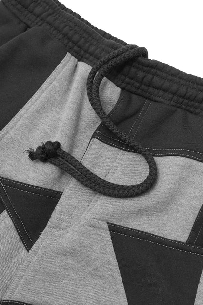 NEEDLEWORK SWEATSHORTS IN CAVIAR/HEATHER GREY