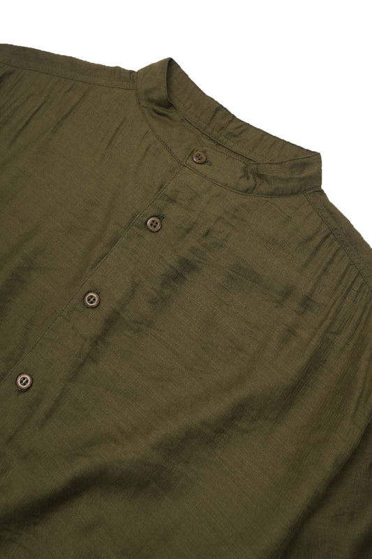 MANDARIN S/S SHIRT IN OLIVE