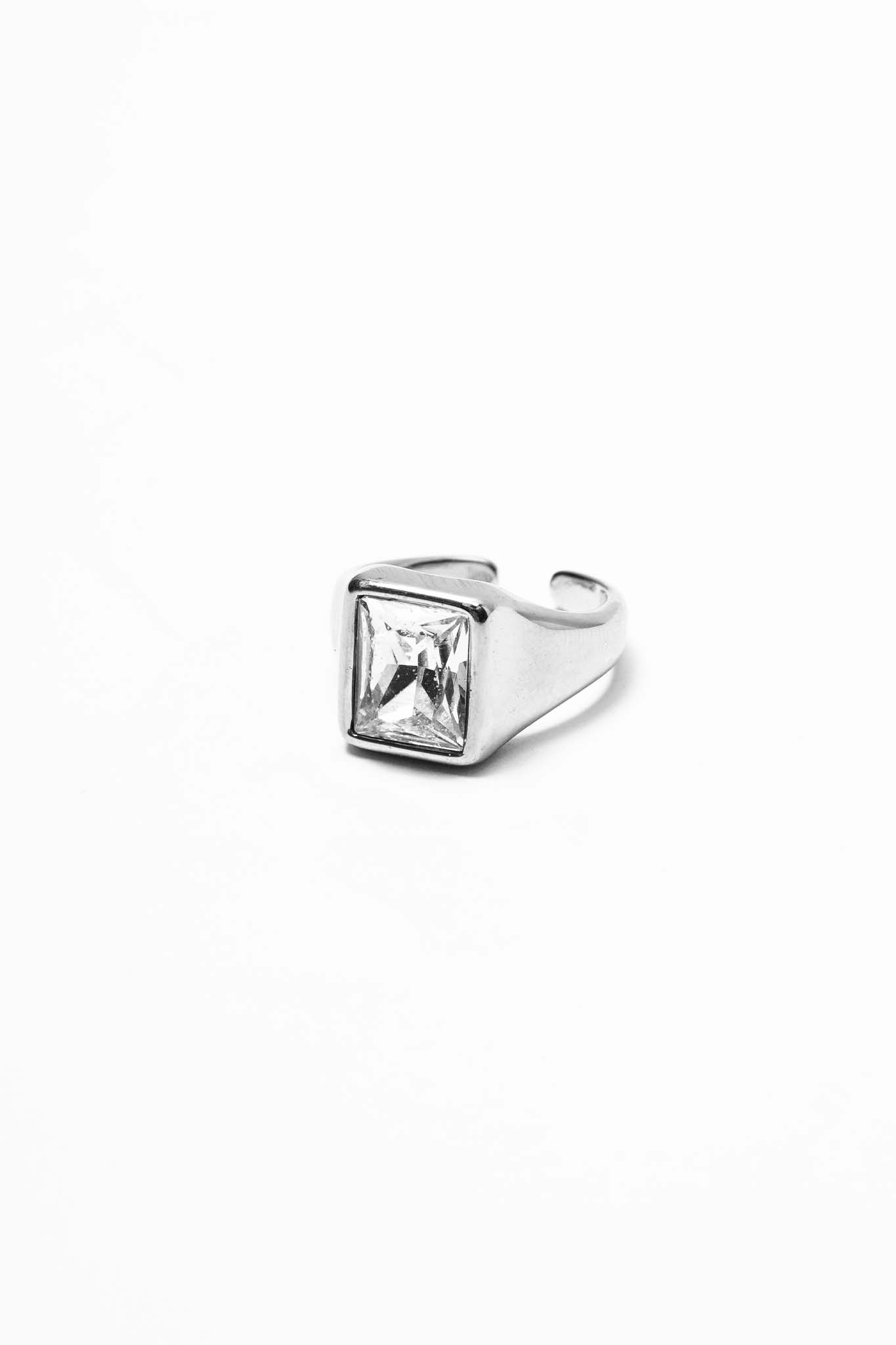GLEAMSTONE RING