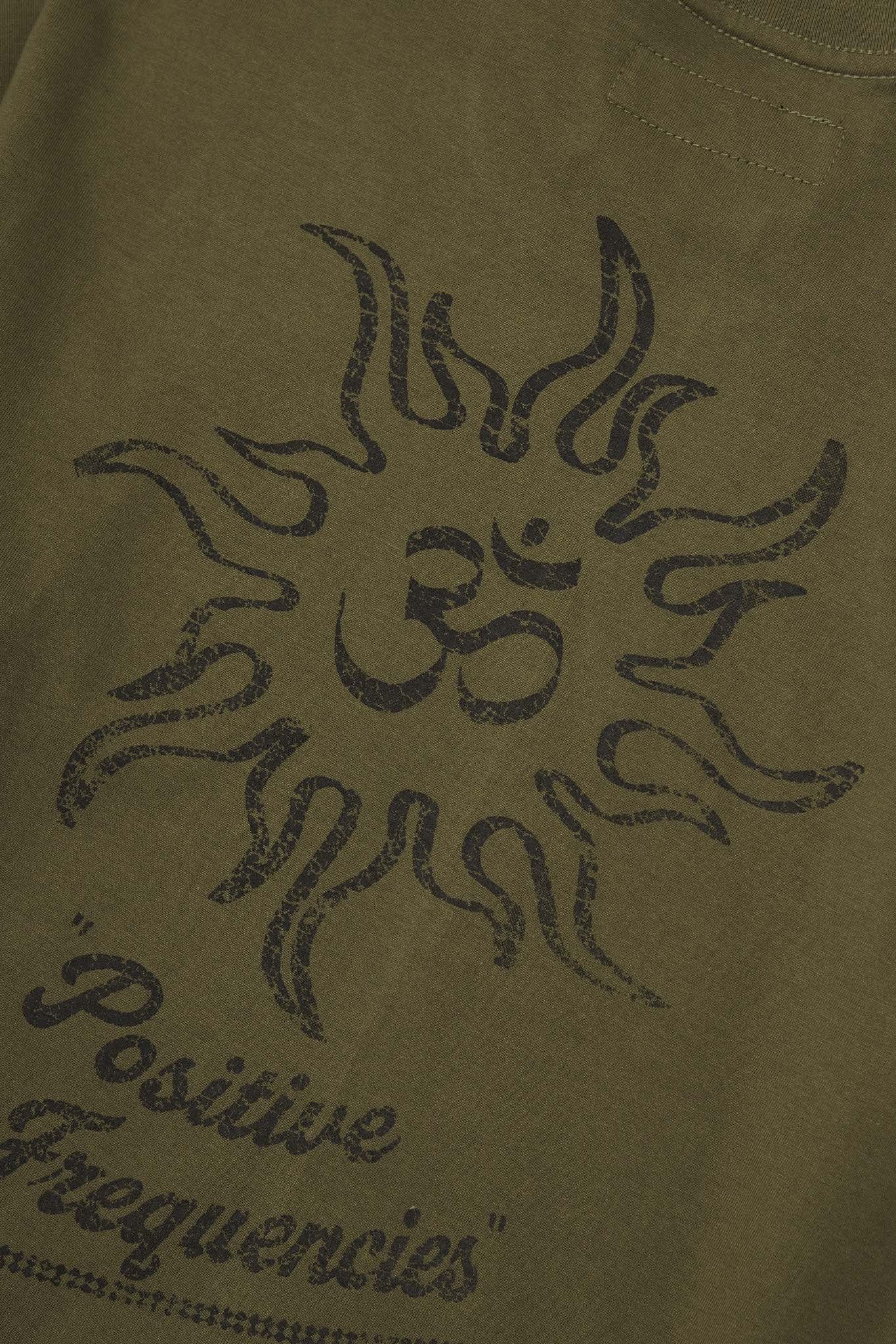 "POSITIVE FREQUENCIES" TEE IN OLIVE