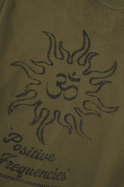 "POSITIVE FREQUENCIES" TEE IN OLIVE