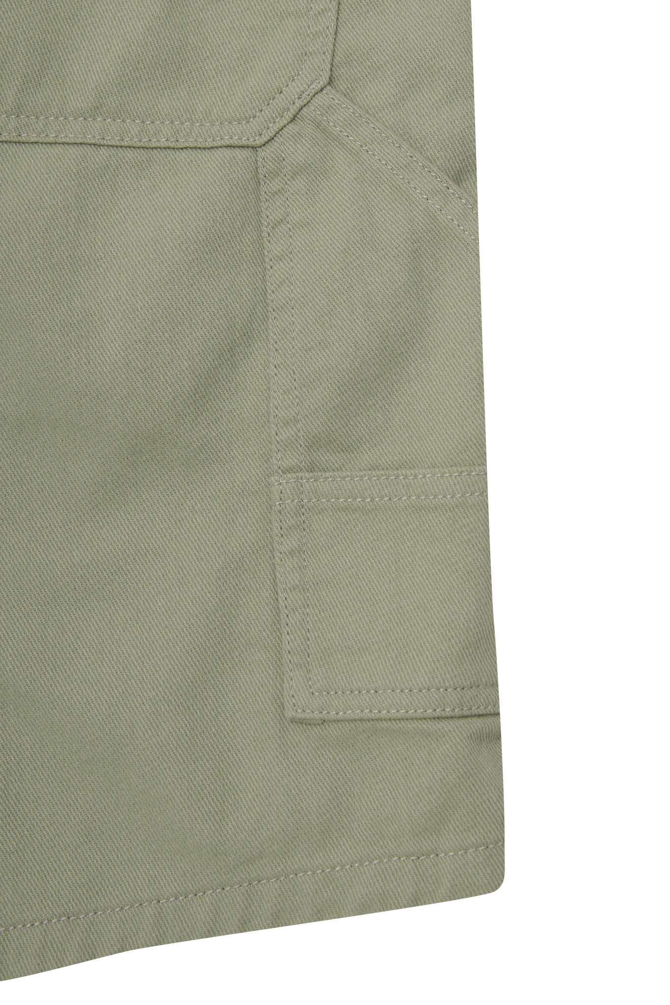 CARPENTER SHORTS IN DESERT