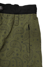 STRIDE SHORTS IN FERN PAISLEY