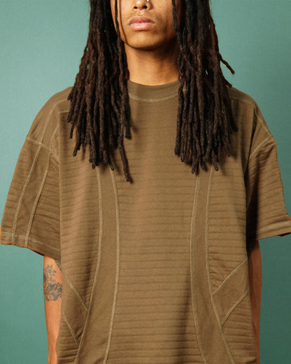 "FLOW" PIQUE TEE IN OLIVE