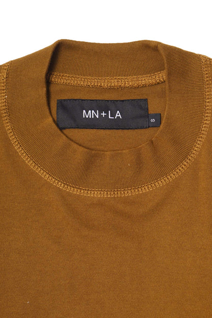"CROP CIRCLES" MOCK NECK TEE IN RUST
