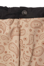 STRIDE SHORTS IN TUSK PAISLEY