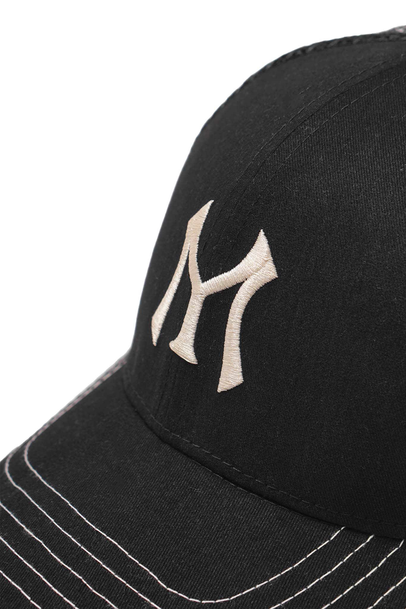 "HITTER" TRUCKER HAT IN ANTHRACITE/WHITE