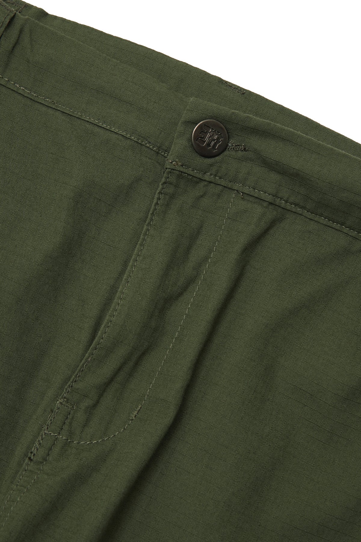 LOADOUT SHORTS IN OLIVE