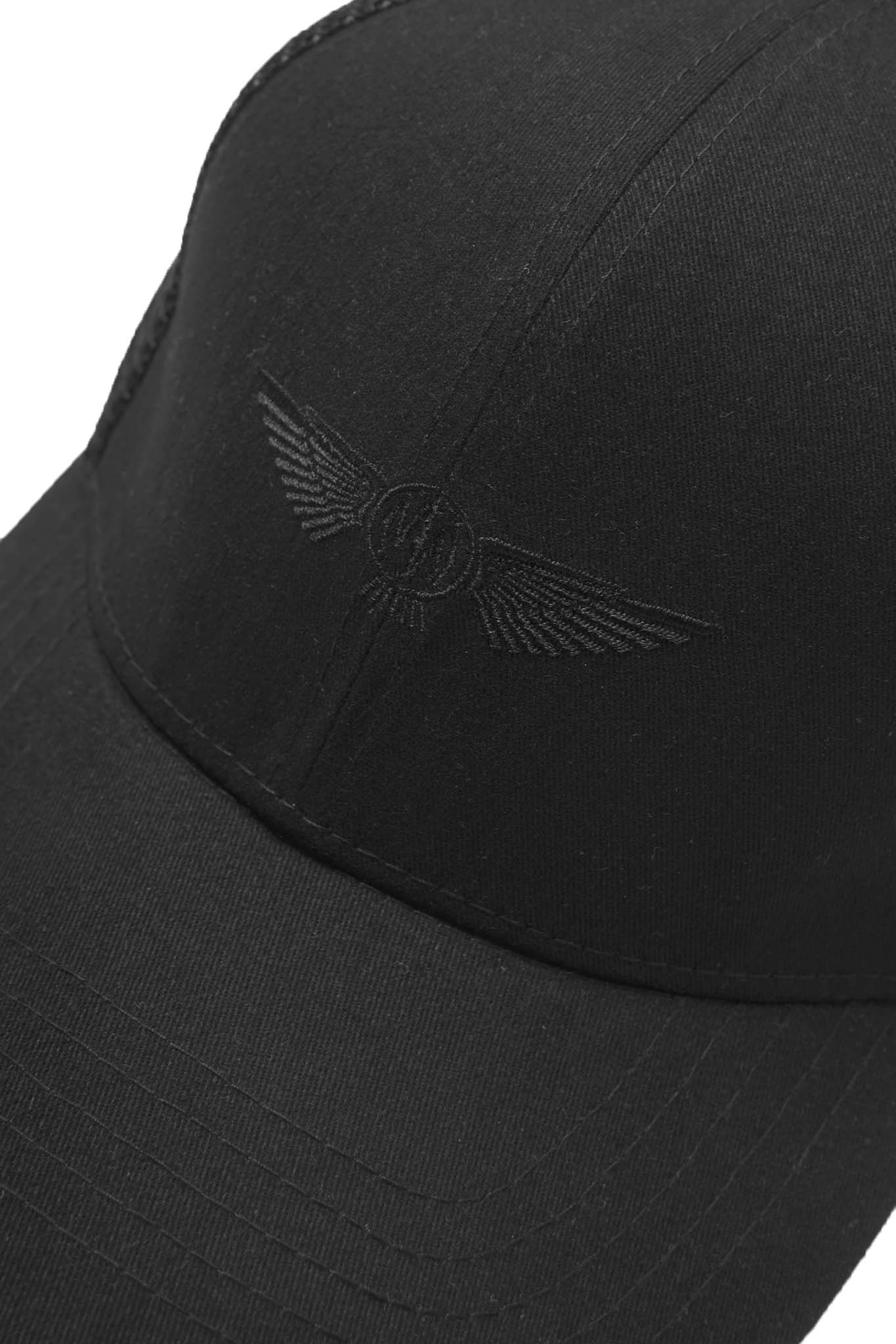 "AIR OUT" TRUCKER HAT IN ANTHRACITE BY WSH X MN+LA™