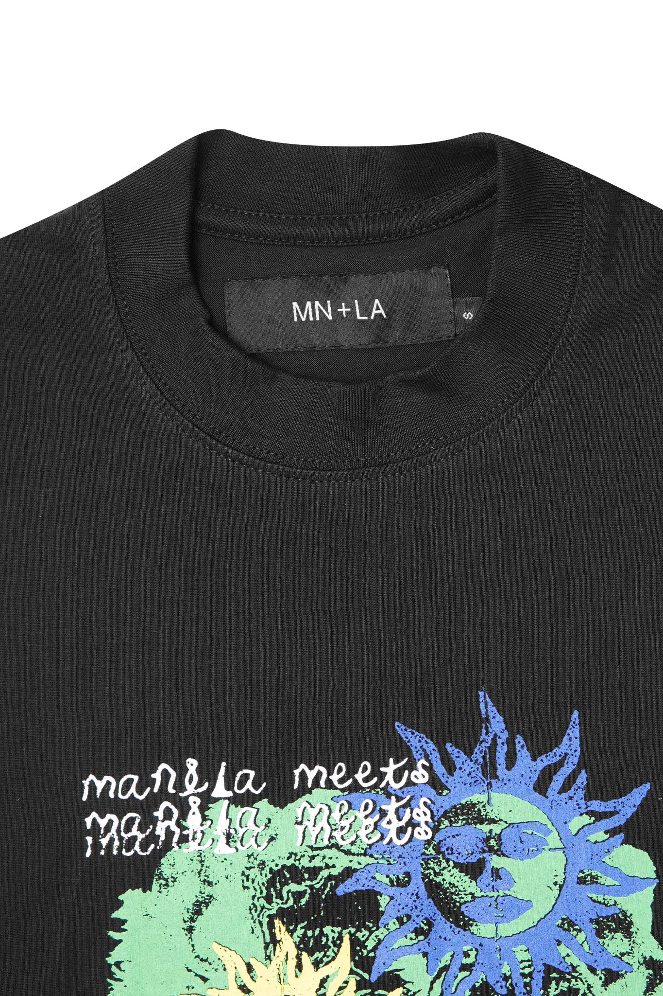 "SUN SEEKER" TEE IN CAVIAR