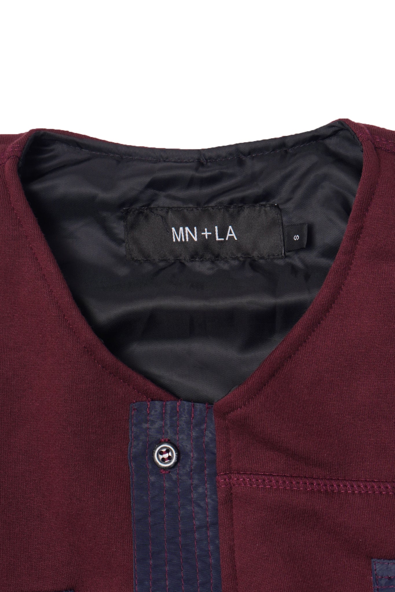 NEEDLEWORK CARDIGAN IN WINE