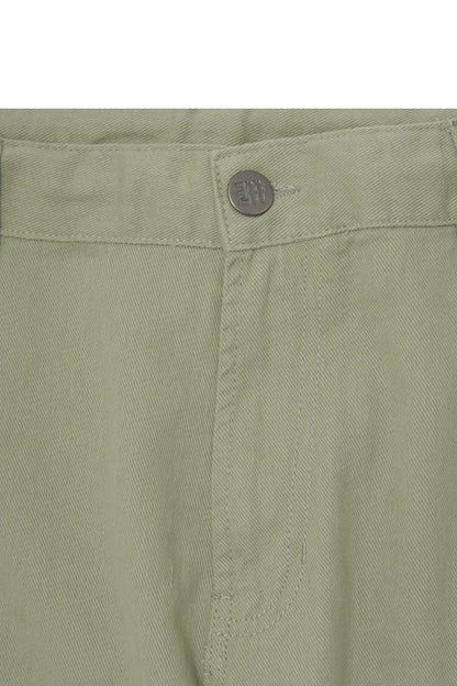 CARPENTER SHORTS IN DESERT