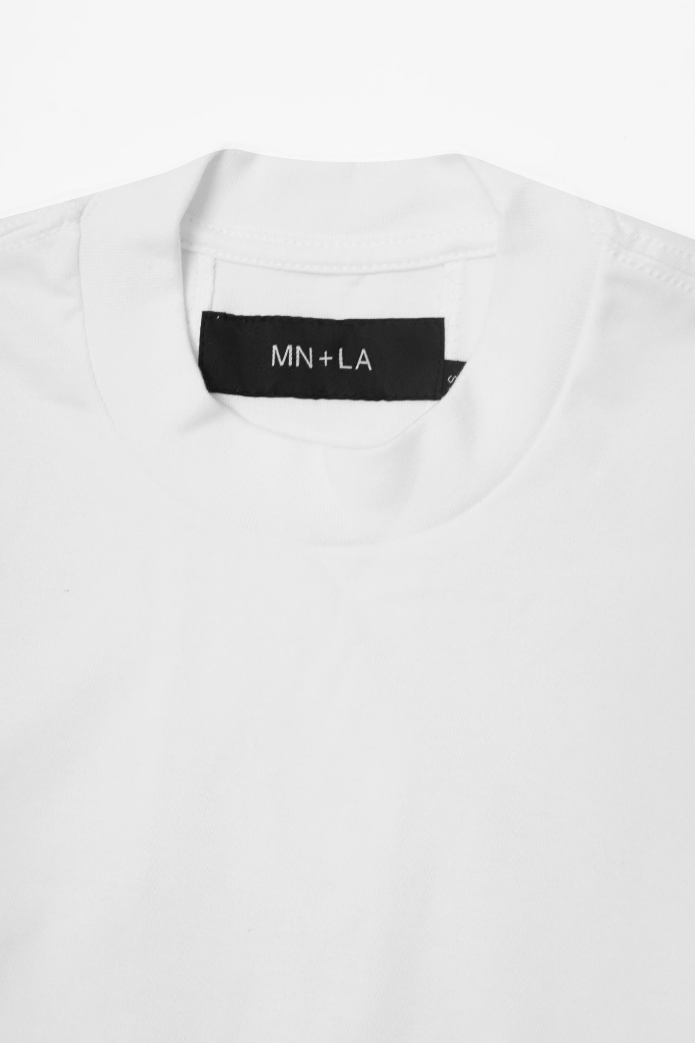 MOCK NECK TEE V4 IN WHITE
