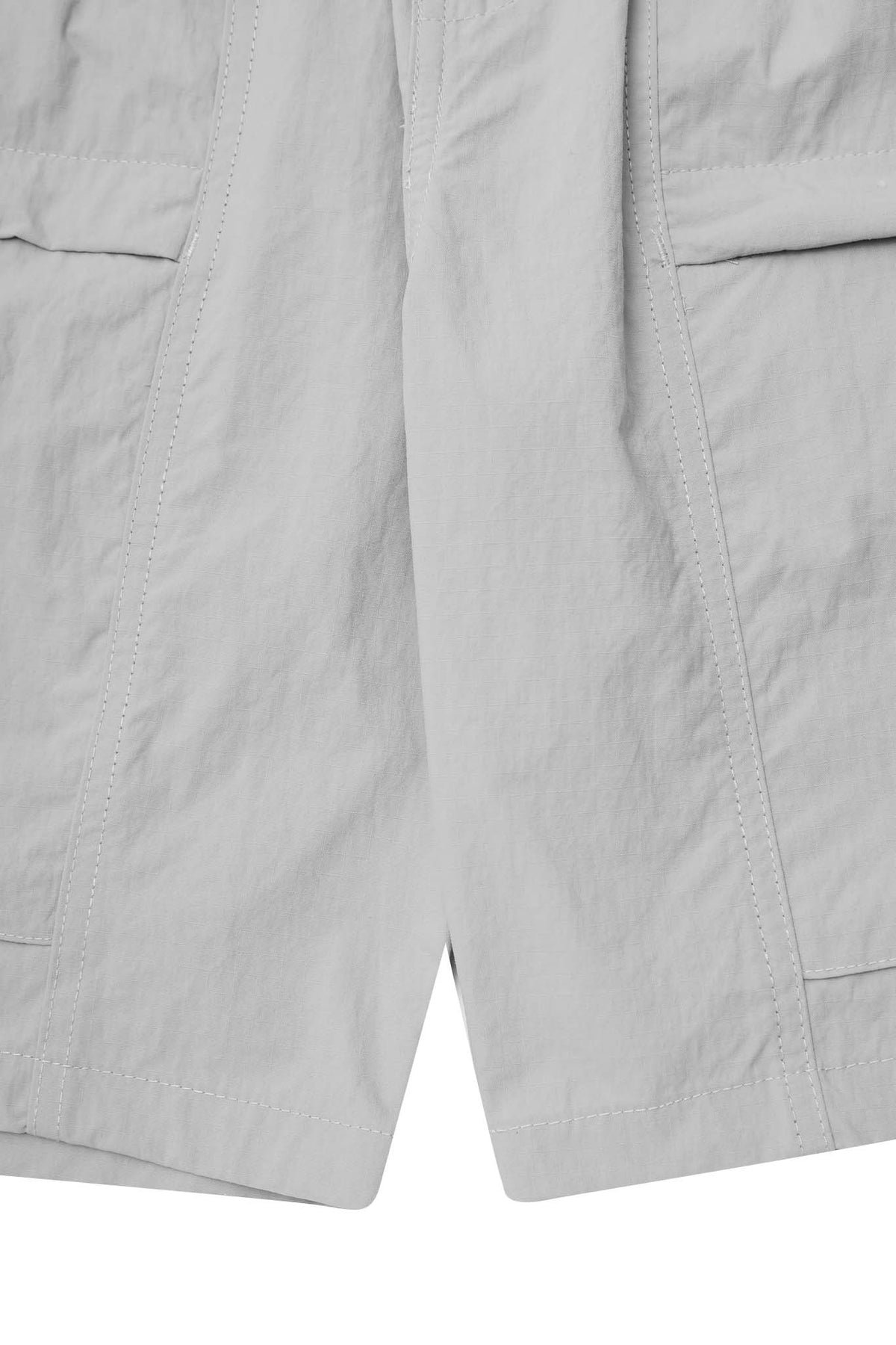 "OUTDOOR EXPLORATION" CRUISE SHORTS IN TAUPE