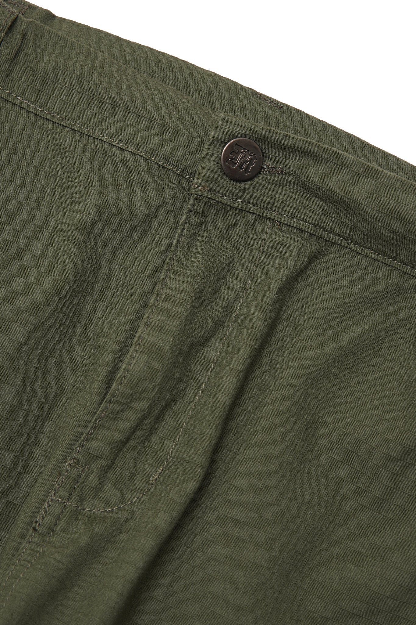 LOADOUT SHORTS IN OLIVE