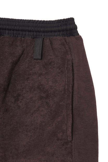 TOWEL STRIDE SHORTS IN CHARCOAL GREY