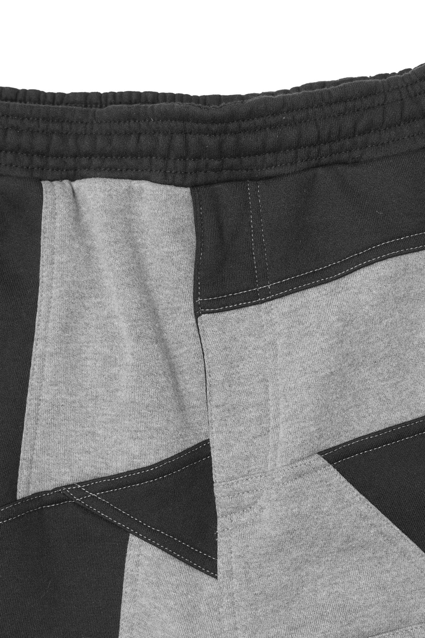 NEEDLEWORK SWEATSHORTS IN CAVIAR/HEATHER GREY