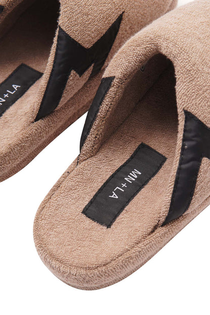 GRIZZLY CLOGS IN CANYON DUST